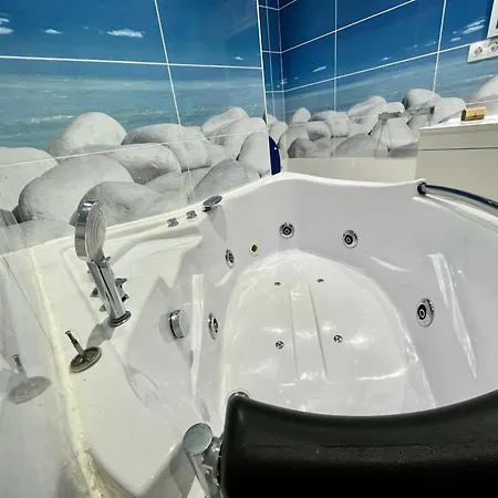 Zen Piscina Y Jacuzzi Hotel 4*