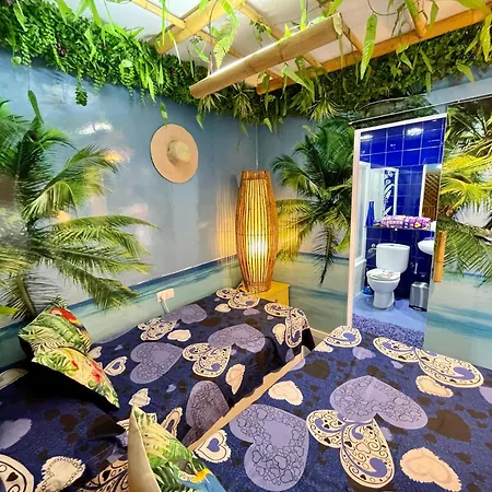 Zen Piscina Y Jacuzzi Hotel