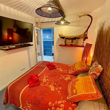 Zen Piscina Y Jacuzzi 4*