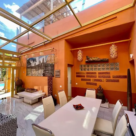 Zen Piscina Y Jacuzzi Hotel 4*