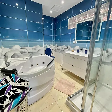 Zen Piscina Y Jacuzzi Hotel 4*